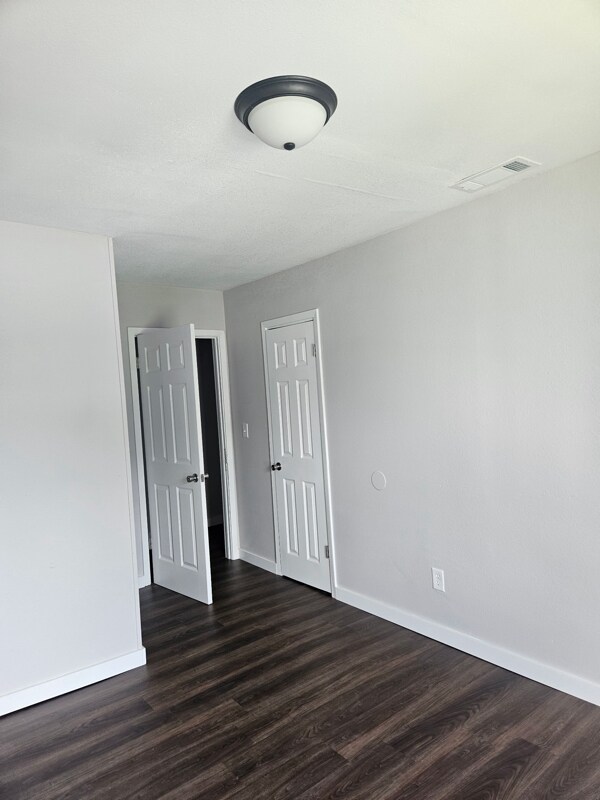 Building Photo - 802 Abney Ave