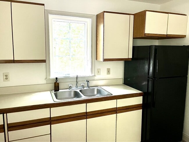 Building Photo - 7144 Persimmon Ln