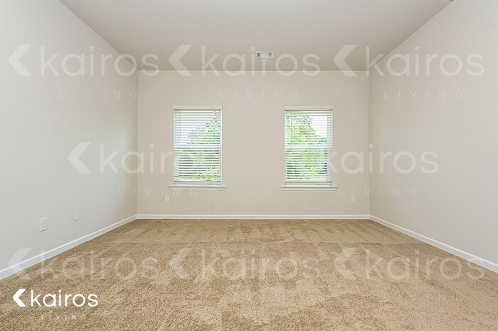 Building Photo - 7000 Pinehurst Way N