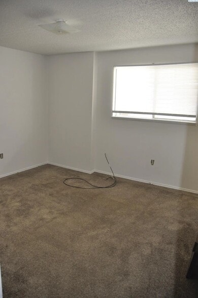 bedroom 2 - 530 SW Summer St