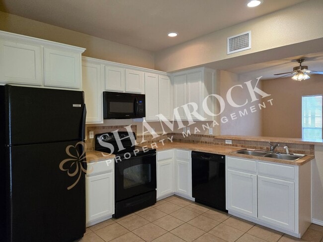 Building Photo - 2/1 Fourplex in Midway ISD!