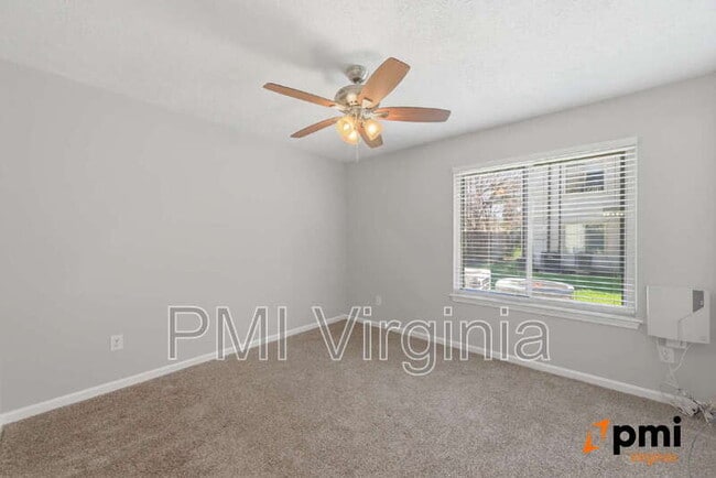 Building Photo - 326 Wells Ct