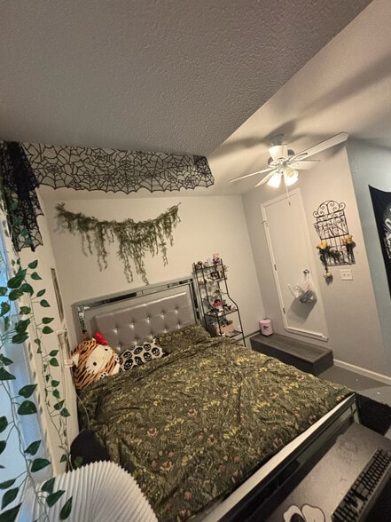 Bedroom with en suite - 404 Jagoe St