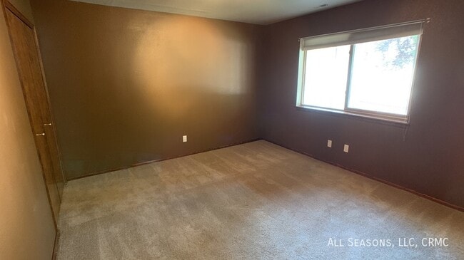 Building Photo - 5435 Lions Gate Lane