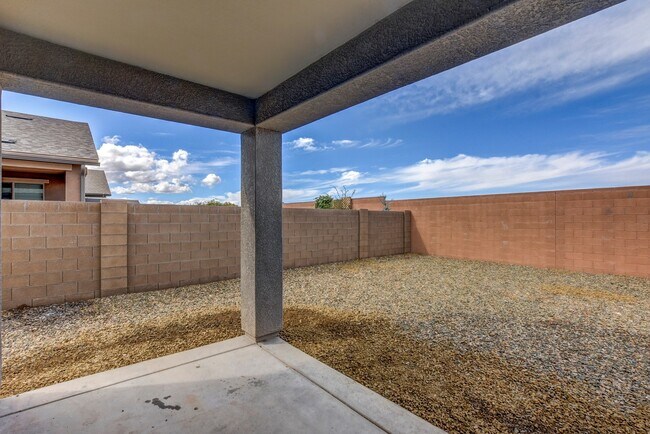 Building Photo - 3 Bedroom + a Den For Rent In Pronghorn Ra...