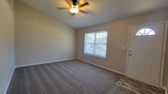 Building Photo - Charming 3-Bedroom, 2-Bath On A Quiet Cul-De-Sac