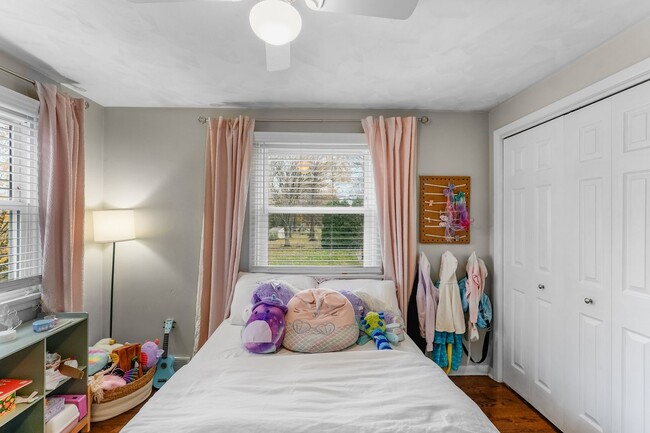 Building Photo - Beautifully Updated 4 Bedroom, 2.5 Bath Home in Fairview