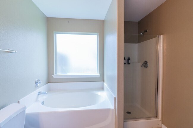 Building Photo - 1052 Windy Grove Ln