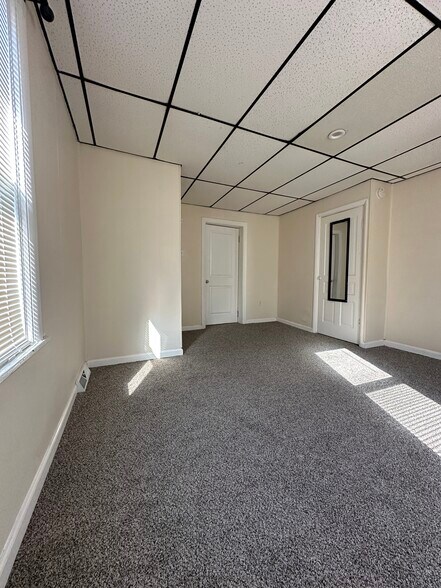 Building Photo - 134 Sherman St