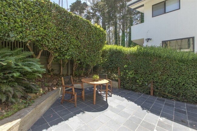 Building Photo - 180 St Germain Ave