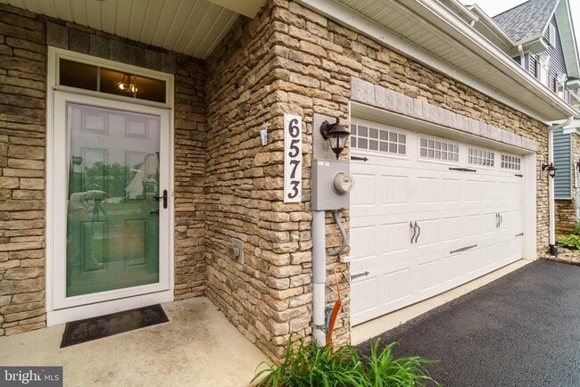 Building Photo - 6573 Autumn Olive Dr