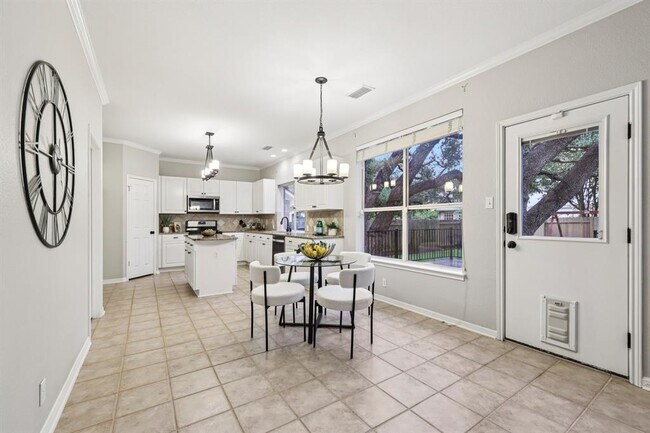 Building Photo - 10113 Cassandra Dr