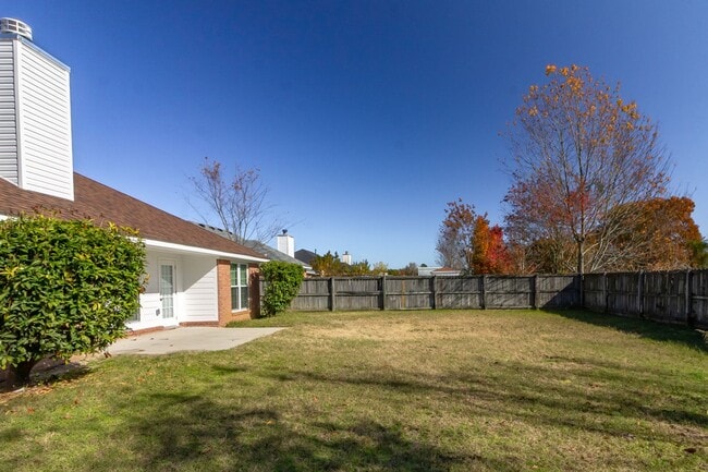 Building Photo - Ranch Near Gate 6