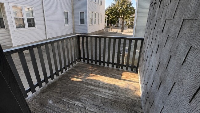 Building Photo - 117 Revere St