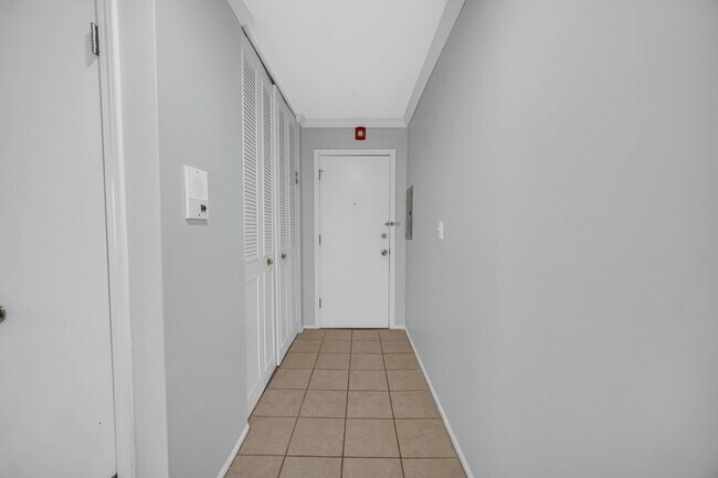 Building Photo - 2407 S Goebbert Rd
