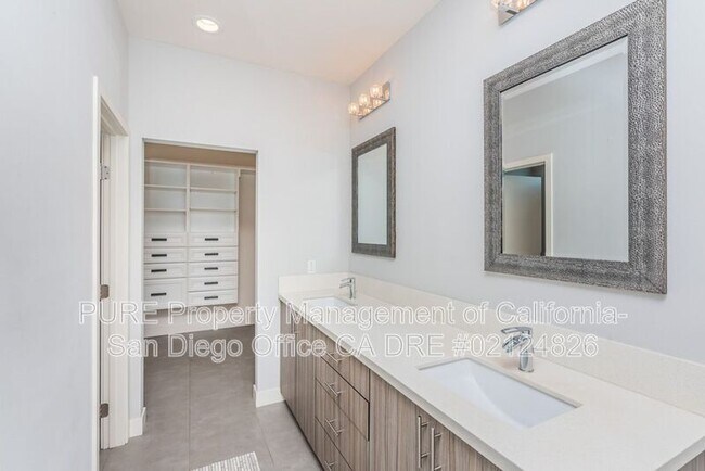 Building Photo - 3375 Ullman St