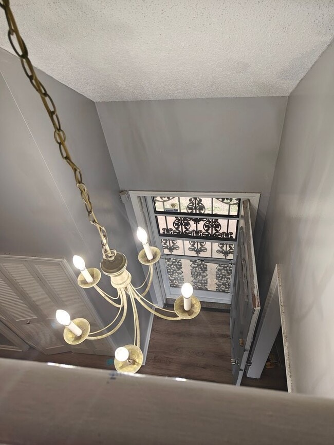 Building Photo - Corner Lot, Fenced yard, Large Master Suite