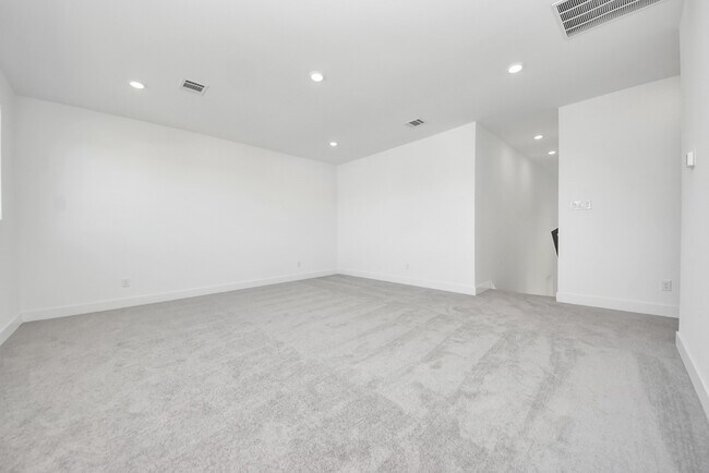 Building Photo - 31046 Vintage Crk Ln