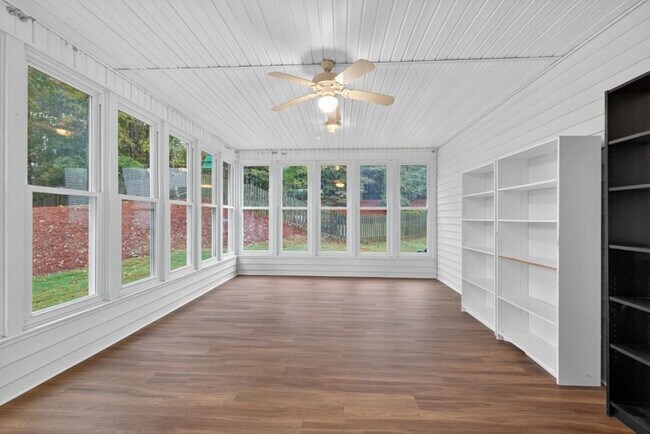 Building Photo - 2467 Bittersweet Cir