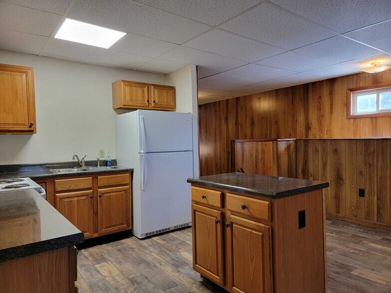 Building Photo - 84 Gross St