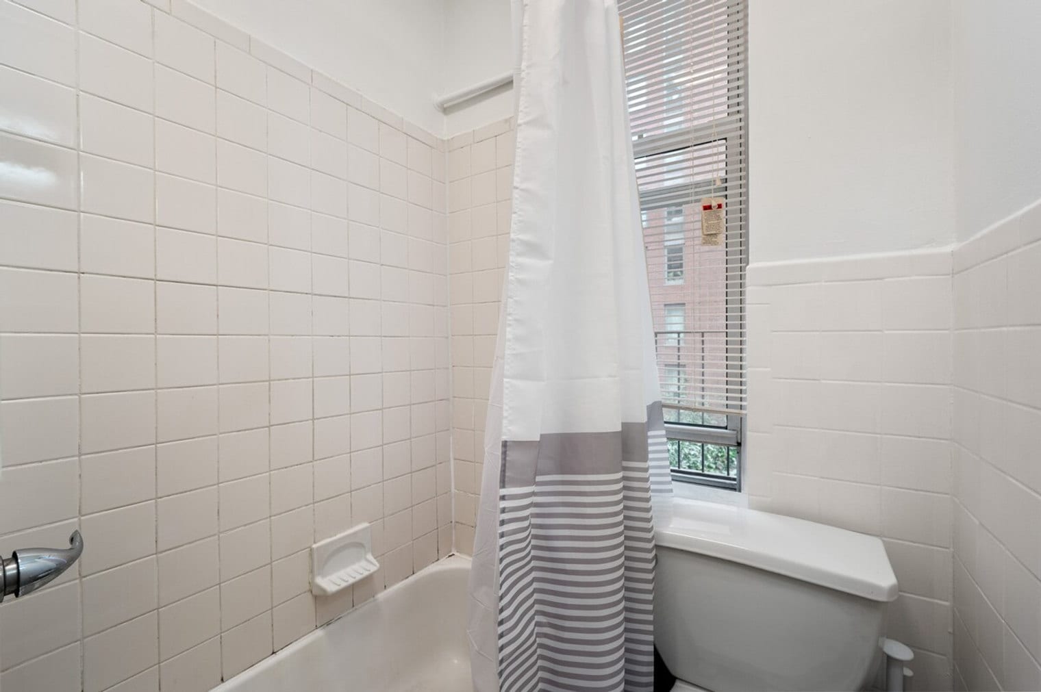 Building Photo - 1762 2nd Ave