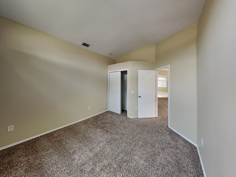 Building Photo - 1618 Maplestead Ct