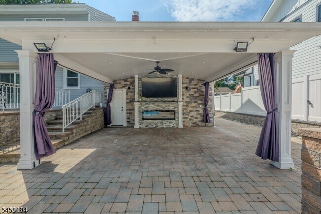 Building Photo - 22 Bryant Dr