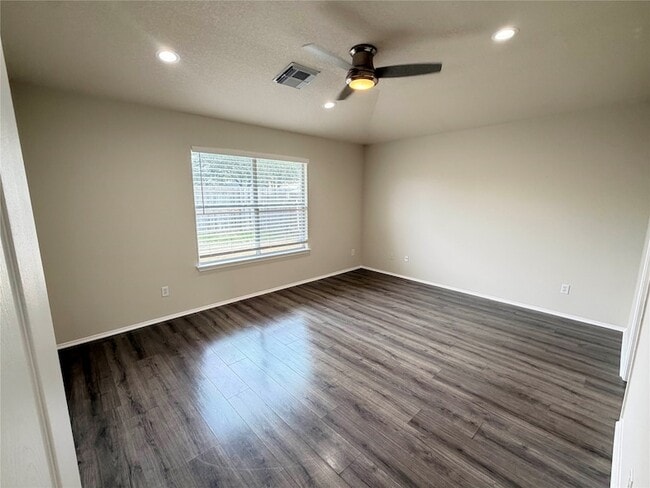 Building Photo - 631 Kiley Dr