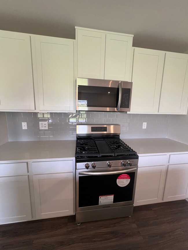 Kitchen - 107 Broadtree Cir