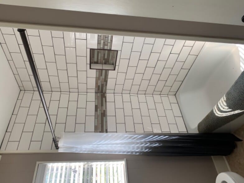 Building Photo - 310 Elaine Dr