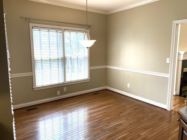 Building Photo - 4224 Evergreen Dr