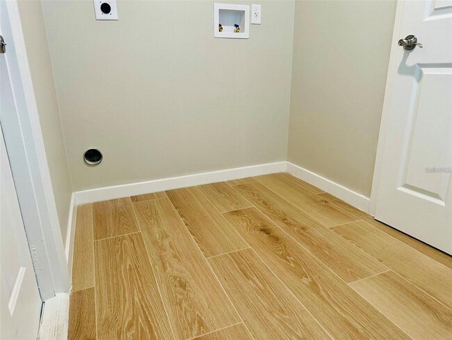 Building Photo - 1432 Kingston Way