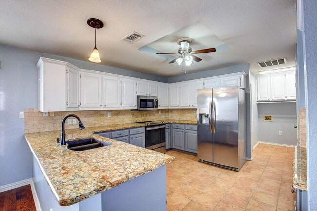 Building Photo - Updated 3 Bedroom Home with a Barn on 2.5 Acres!