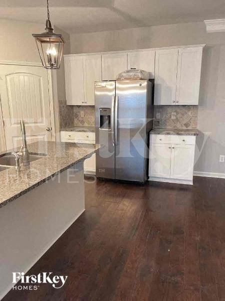 Building Photo - 1980 Township Dr