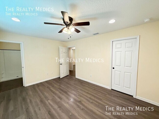 Building Photo - 2574 SW 164th Street Rd