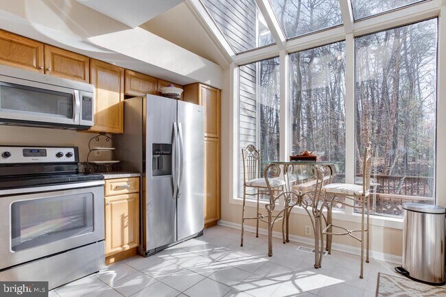 Building Photo - 100 Spring Pl Way