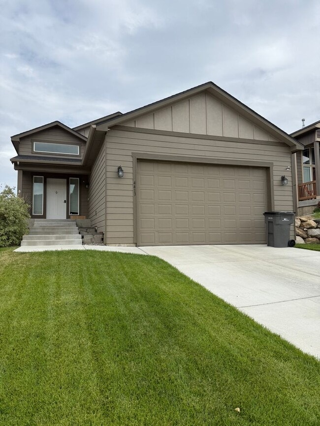 Primary Photo - New Listing! Beautiful 4 Bed / 3 Bath Home...