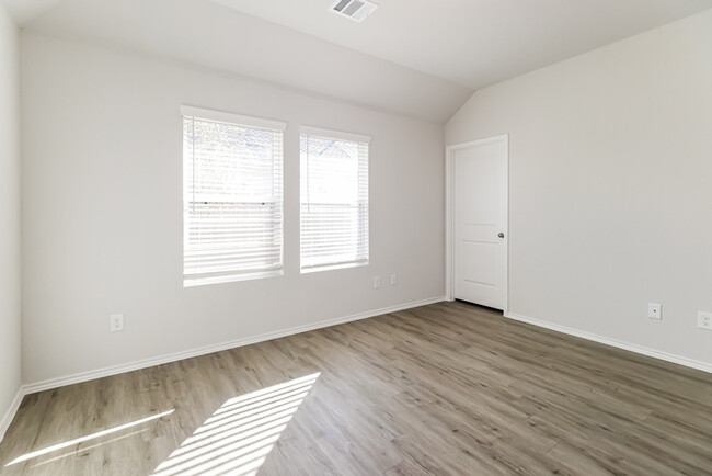 Building Photo - 3404 Cannon Dr