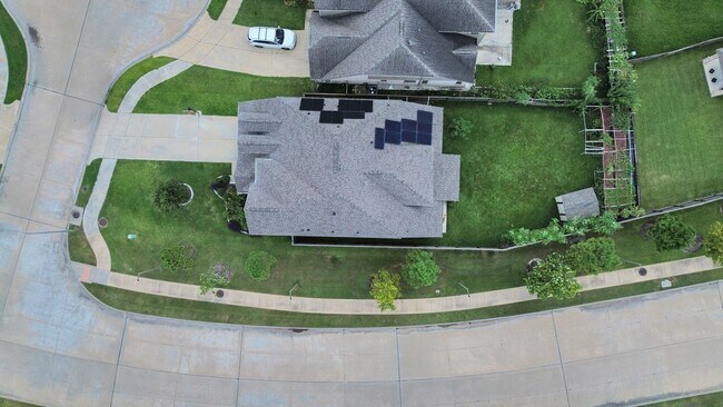 Building Photo - 3102 Trishelle Ct