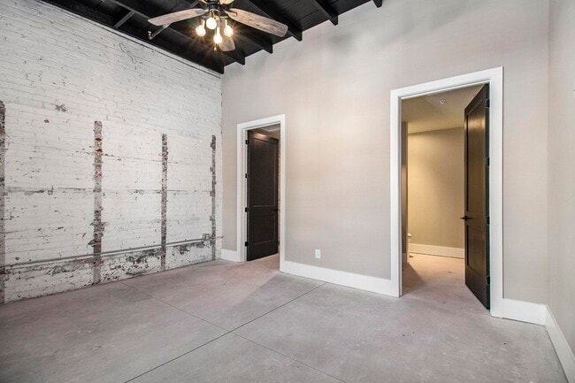 Building Photo - 42 Keys Ferry St