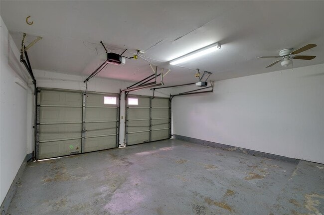 Building Photo - 6526 Foxfern Cir