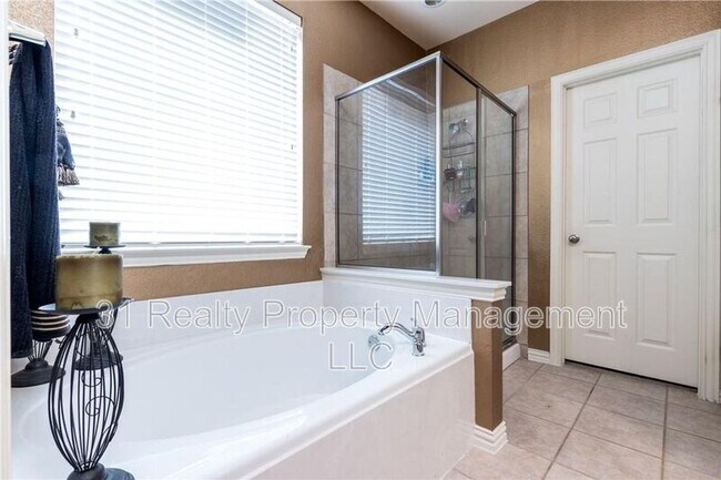 Building Photo - 5324 Oakley Rd