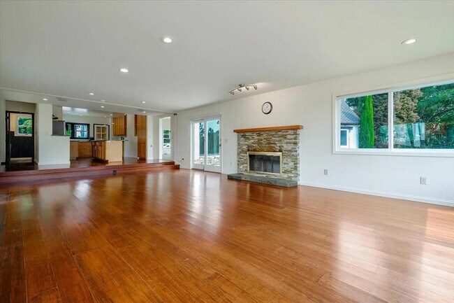 Building Photo - 1006 Hecker Pass Rd