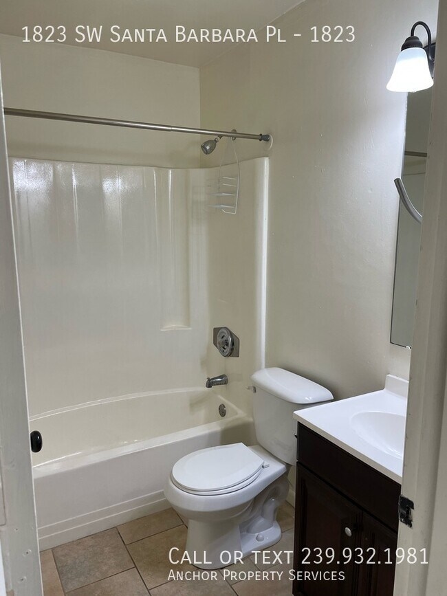 Building Photo - 1823 SW Santa Barbara Pl