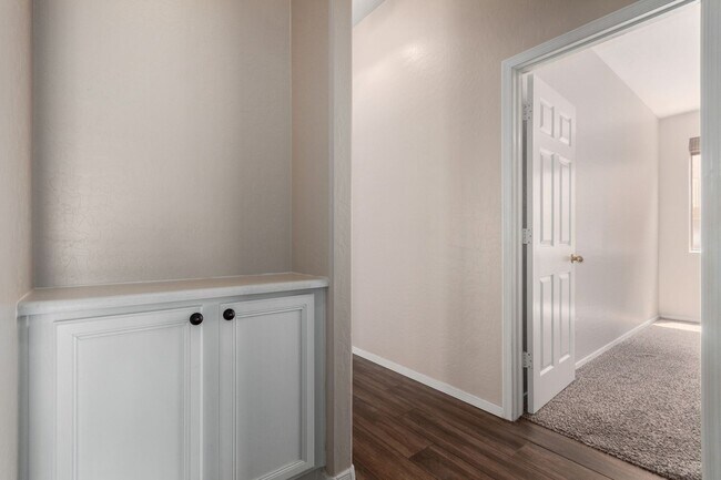 Building Photo - 5 Bedroom home in Chandler