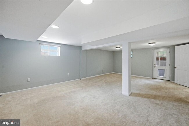 Building Photo - 2918 Monroe Pl