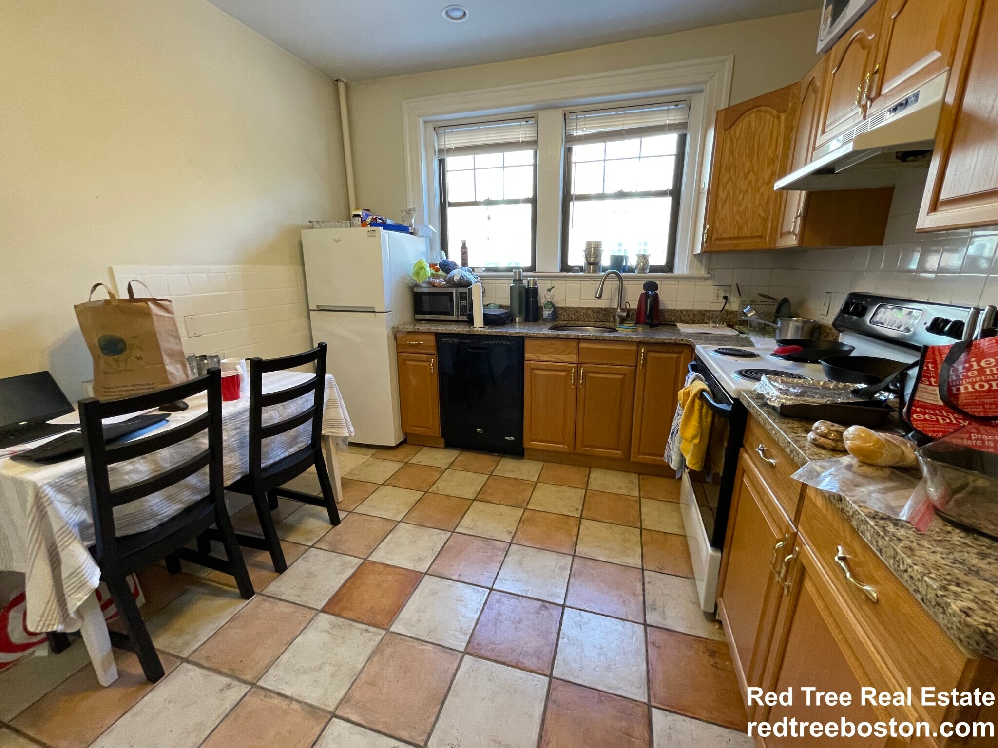 Building Photo - 48 Babcock St