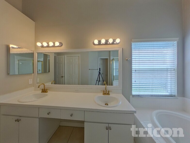 Building Photo - 3902 Little Egret Ct