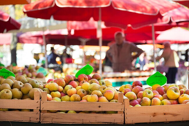 Walk to 2 Farmer's Markets - 34 60th Pl