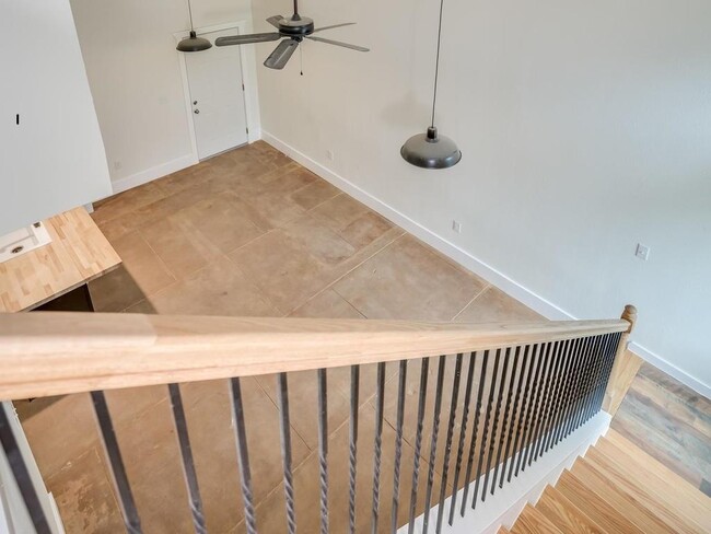 Building Photo - 110 S Main St